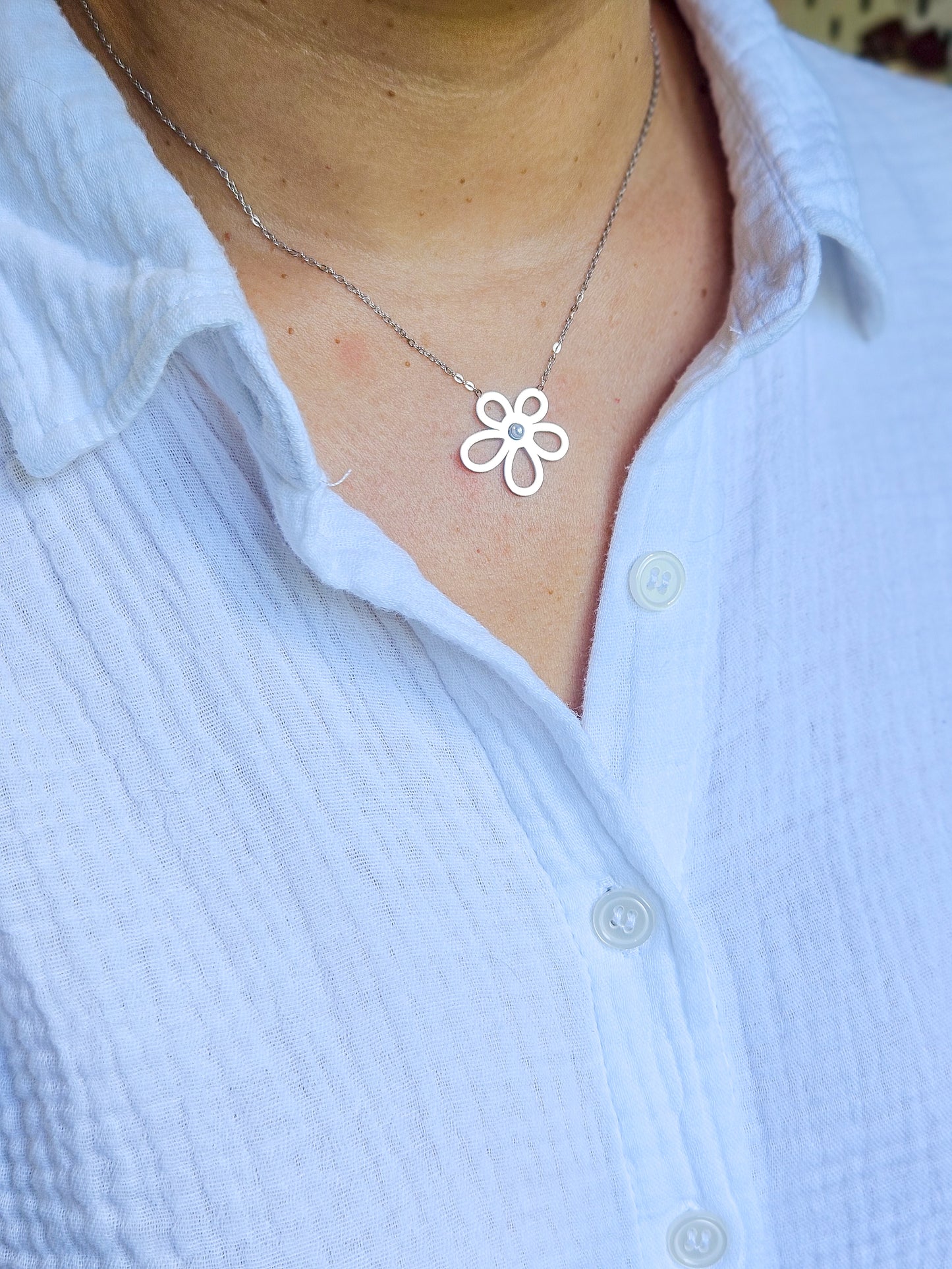 Cadena flor con perlita