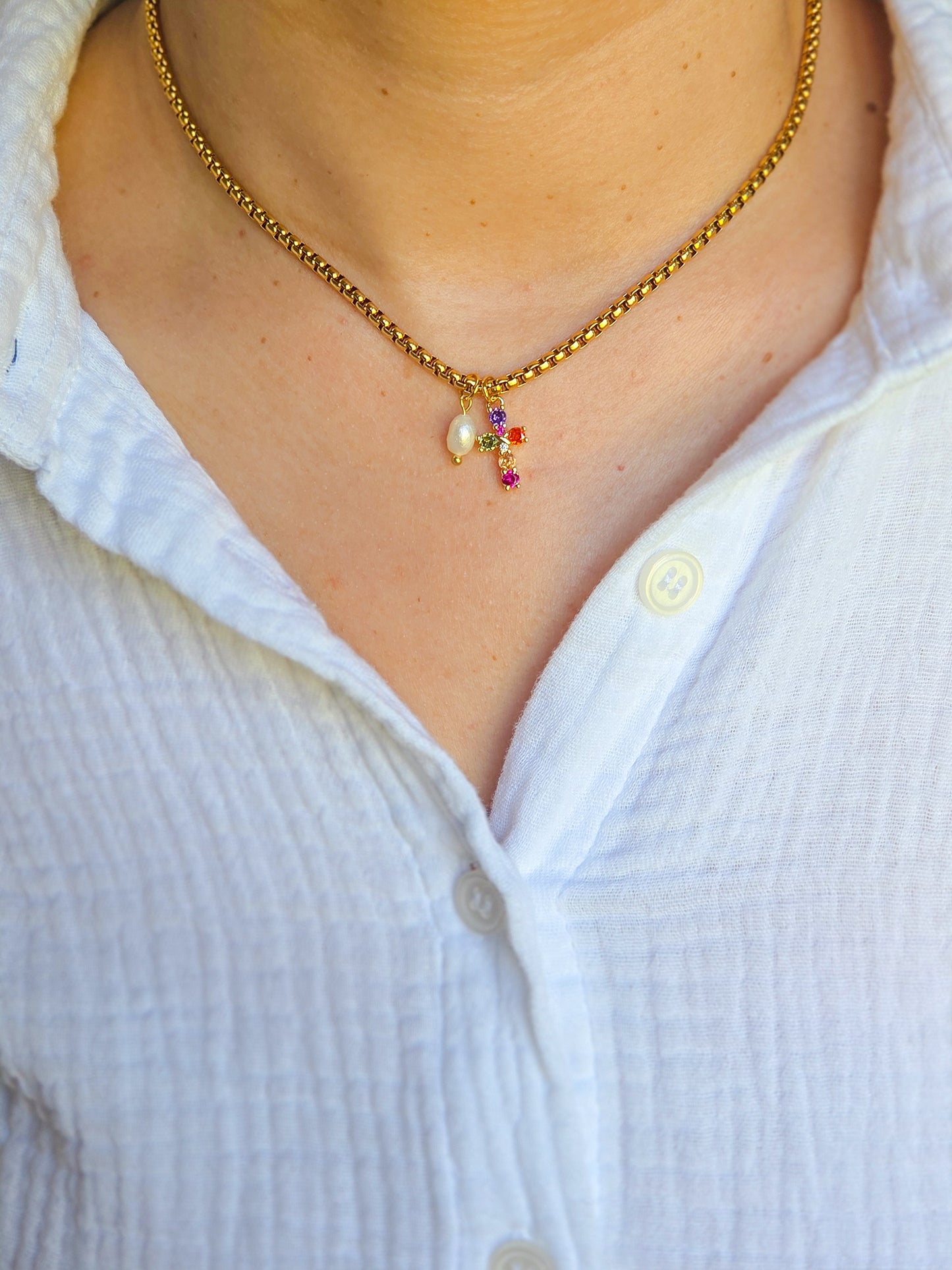 Cadena cruz de colores