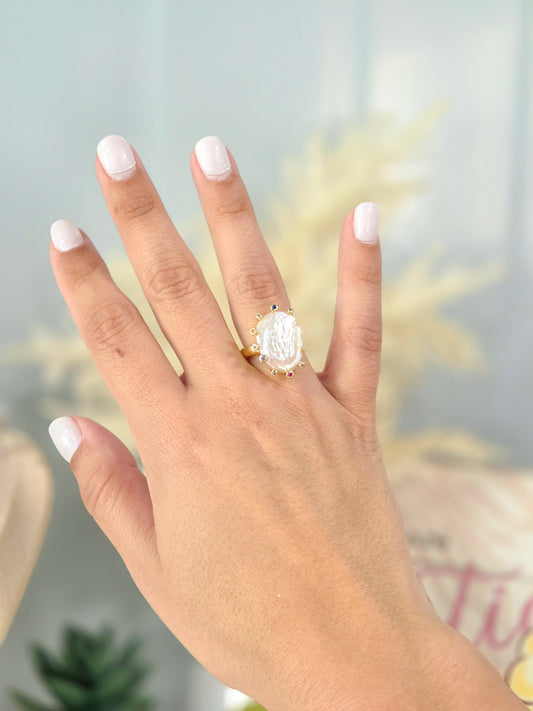 Sortija perla colorida