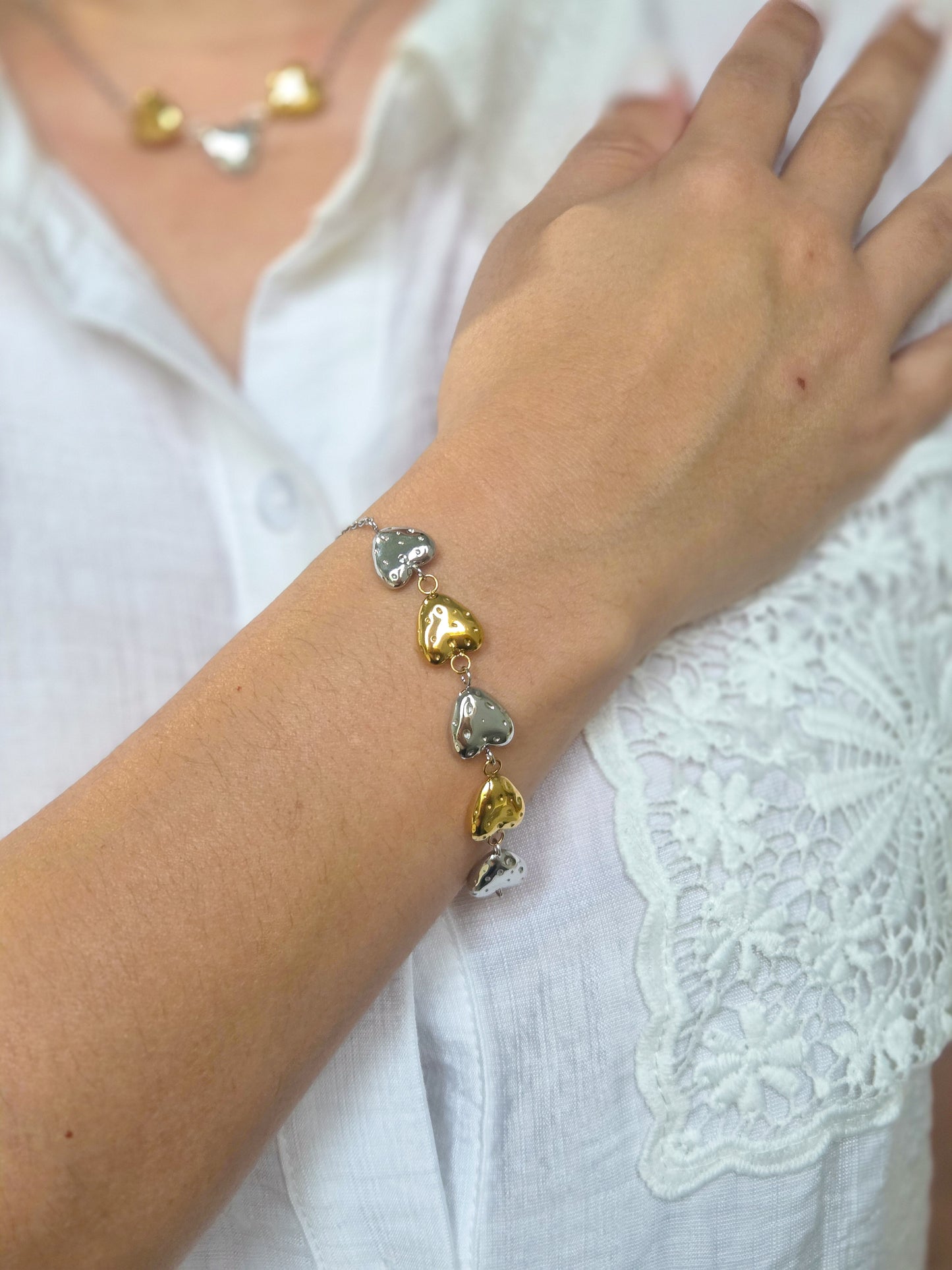 Pulsera corazones dos tonos