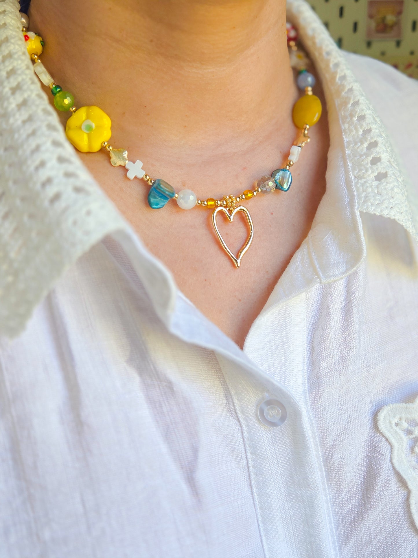 Cadena colorida y corazón