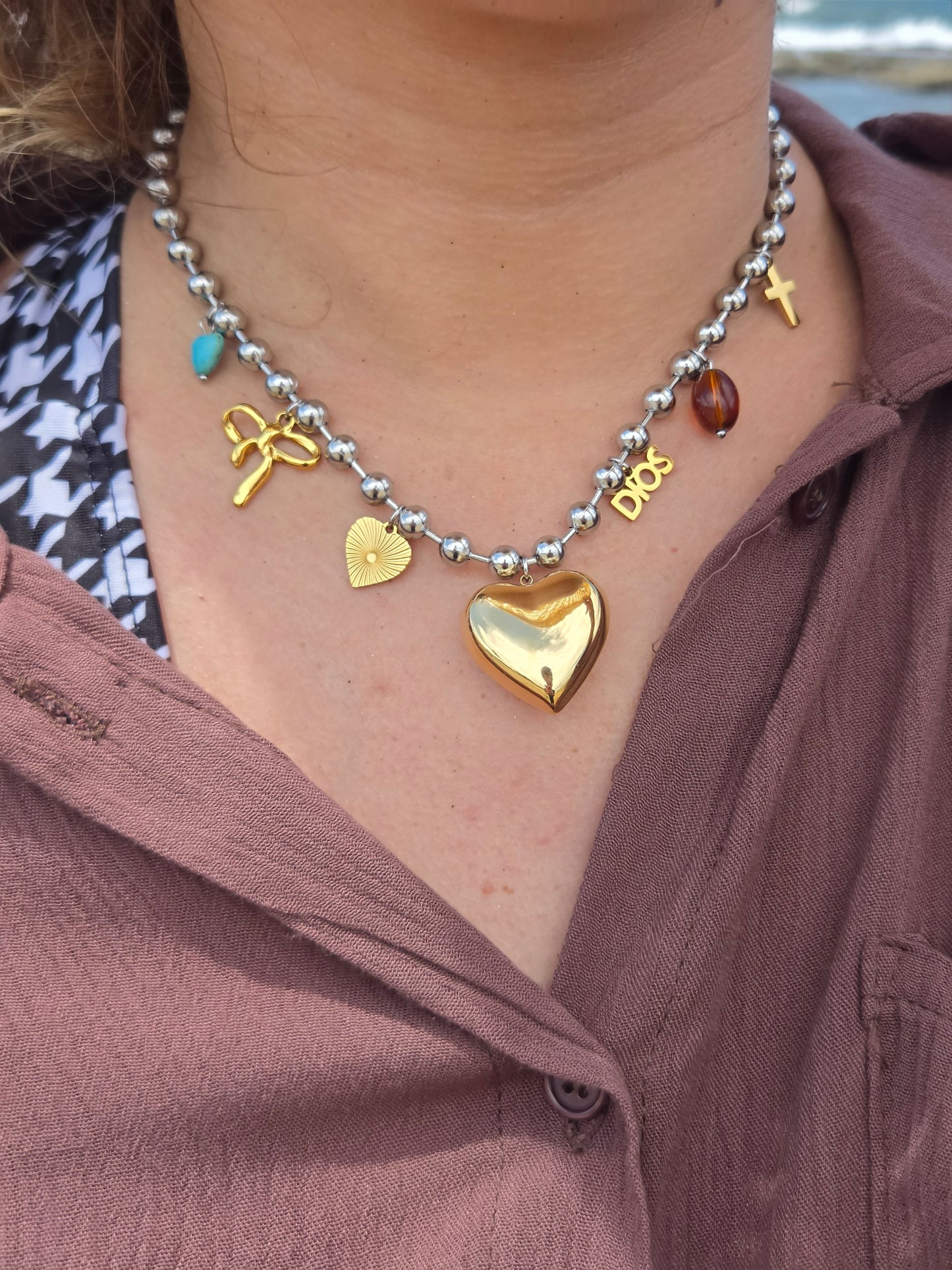 Cadena con charms corazón de Dios