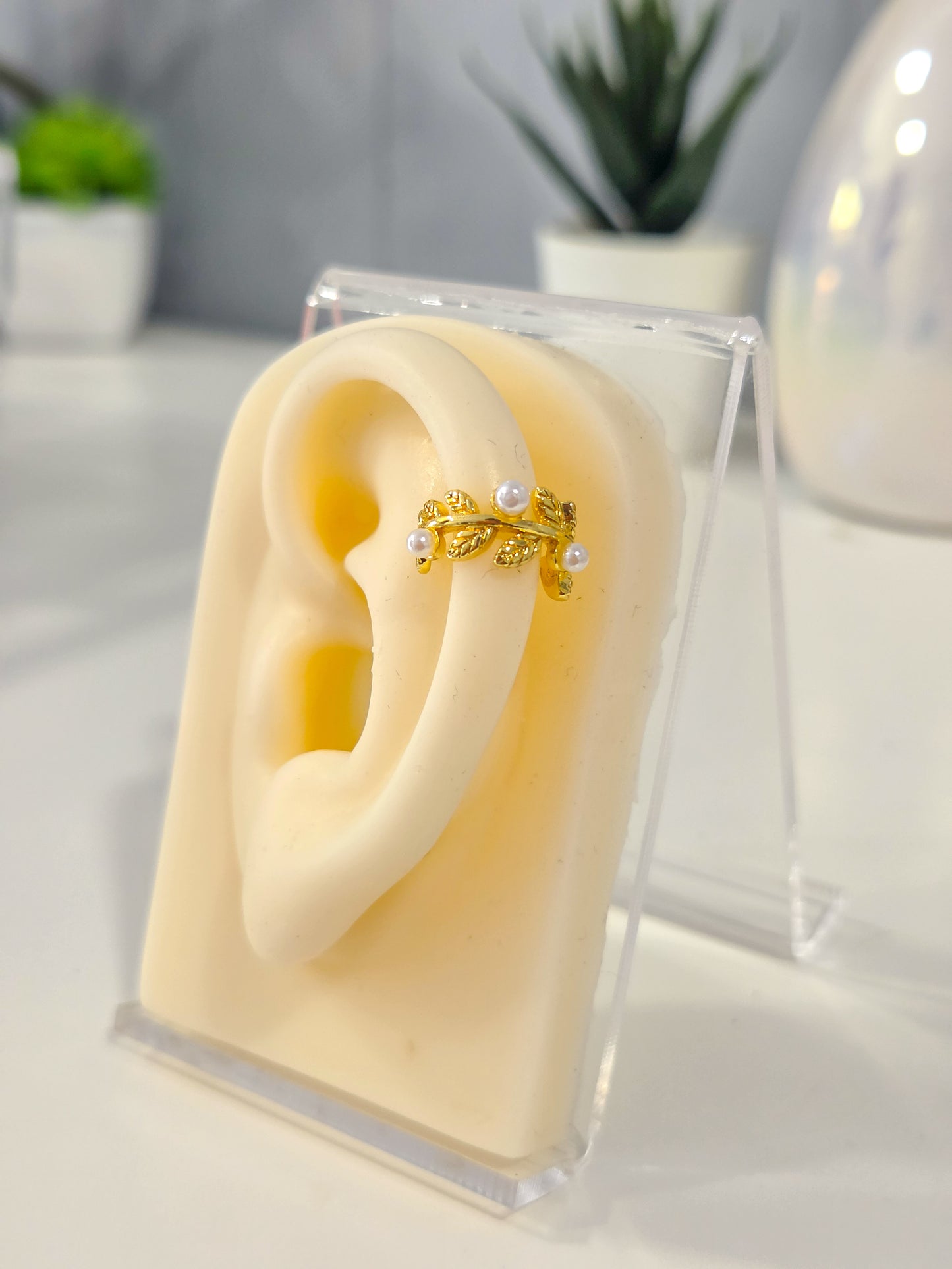 Earcuff hojas y perlitas