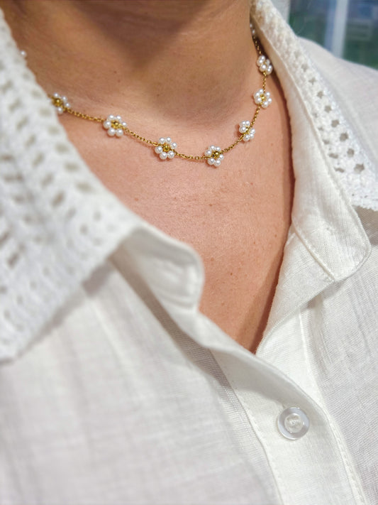 Cadena flor en perlas
